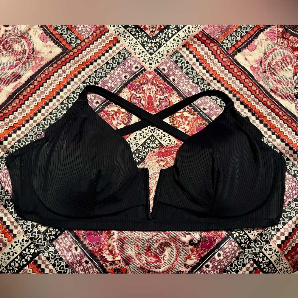 Shade & Shore Black Bikini top, size 36DD XL
